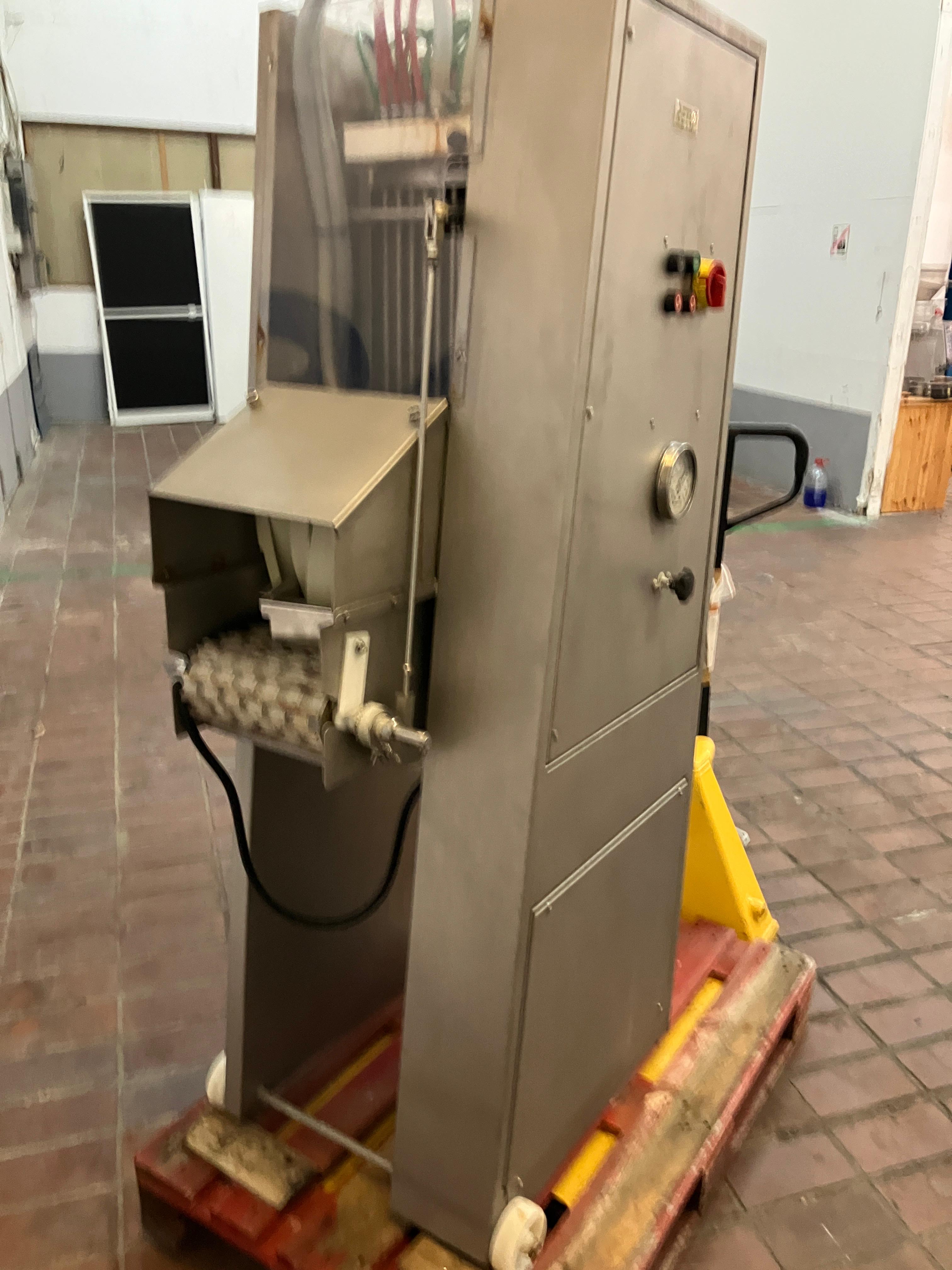 Retus Brine Injector Image 7