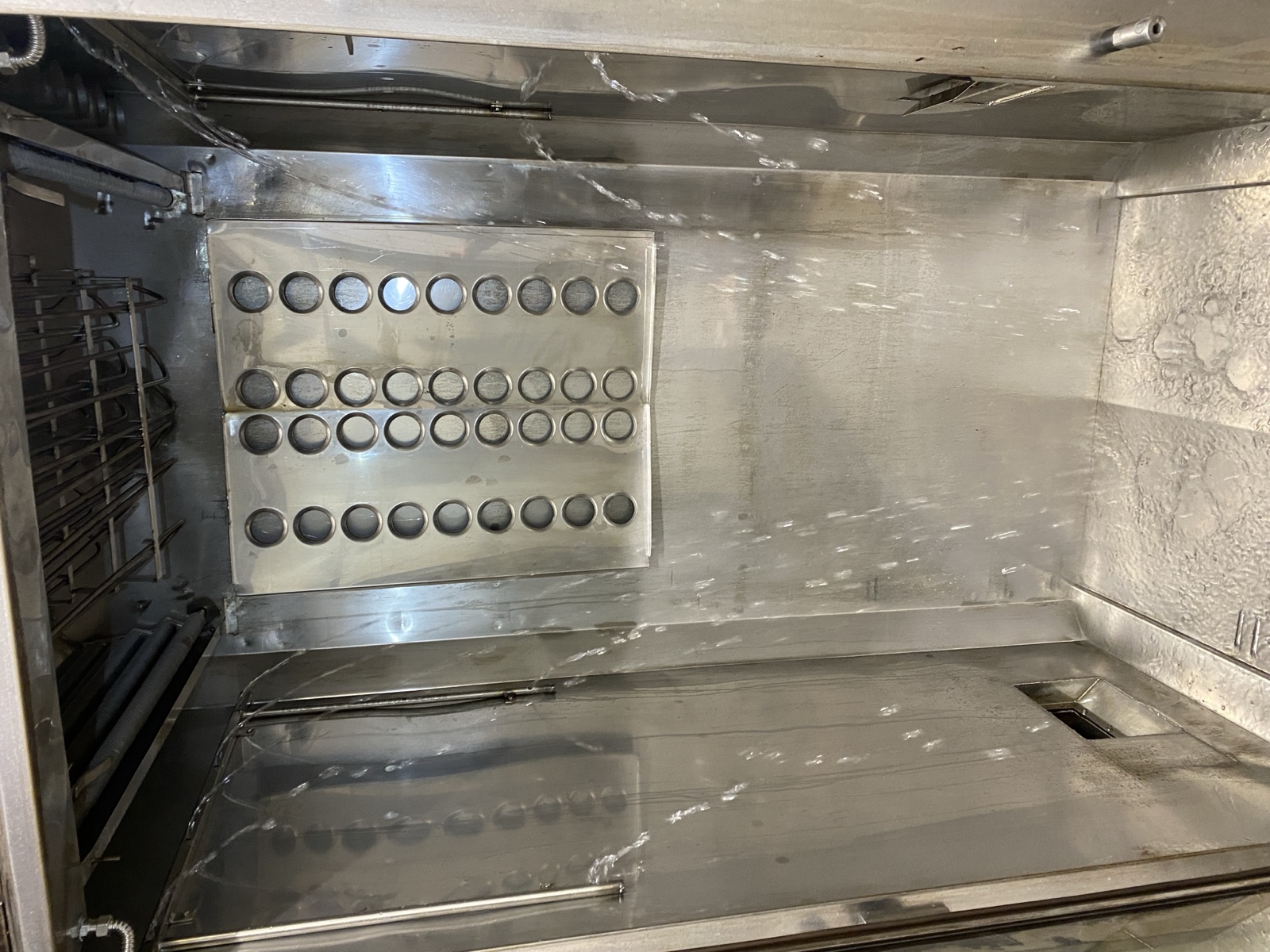 Neuer Wasserverteiler in der Kochkammer ohne Düsen